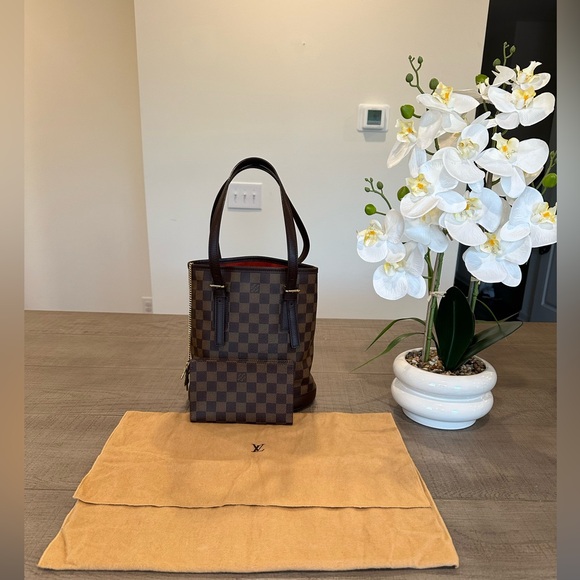 Louis Vuitton Damier Ebene Marais Bucket Bag PM - Picture 11 of 15
